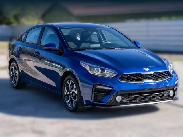 Kia Forte Vehicle Full-screen Gallery Image 03