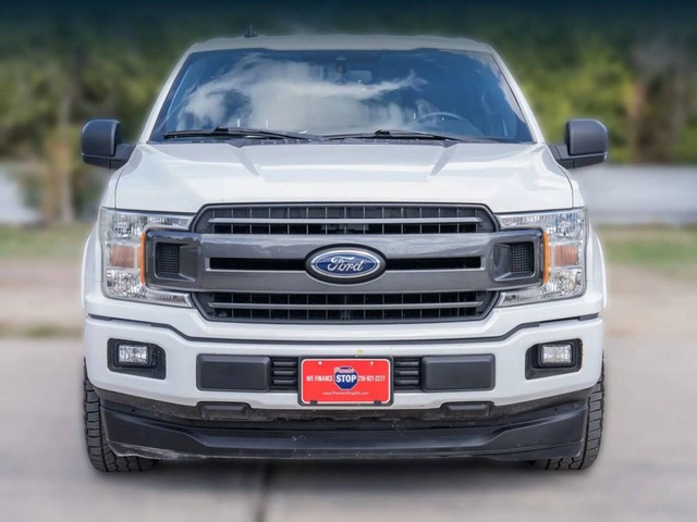 Ford F-150 Vehicle Full-screen Gallery Image 02