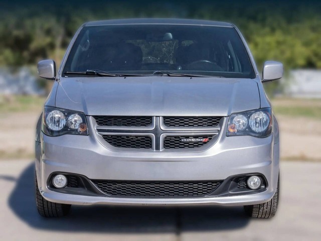 Dodge Grand Caravan Vehicle Full-screen Gallery Image 02