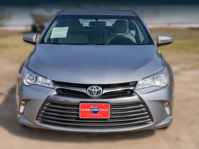 Toyota Camry Vehicle Full-screen Gallery Image 02