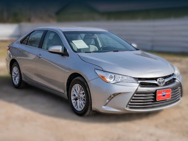 Toyota Camry Vehicle Full-screen Gallery Image 03