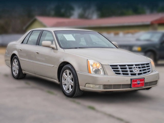 Cadillac DTS Vehicle Full-screen Gallery Image 03