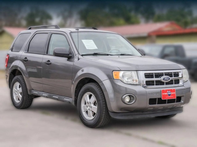 Ford Escape Vehicle Full-screen Gallery Image 03