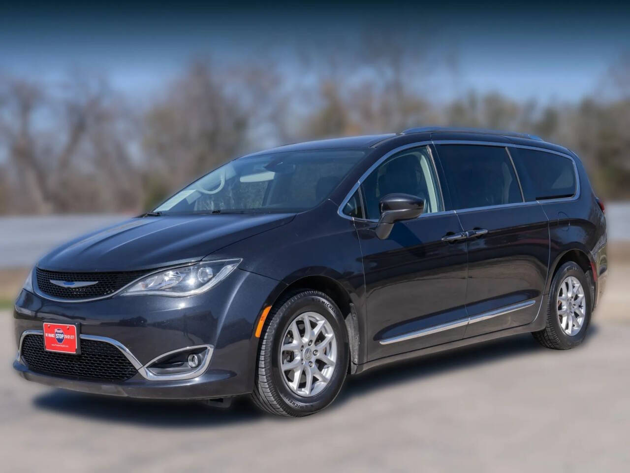 more details - chrysler pacifica
