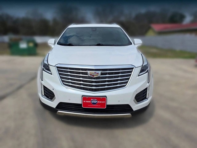 Cadillac XT5 Vehicle Full-screen Gallery Image 02