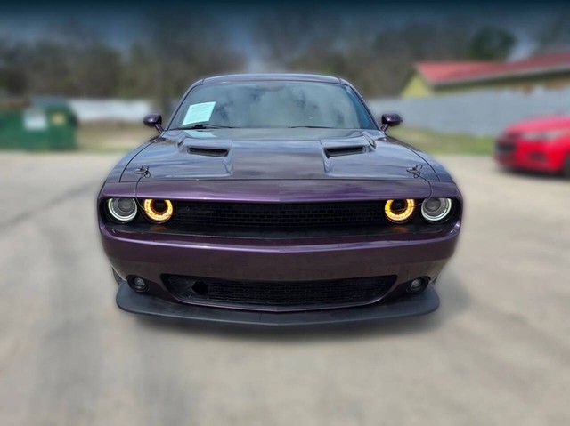 Dodge Challenger Vehicle Full-screen Gallery Image 02