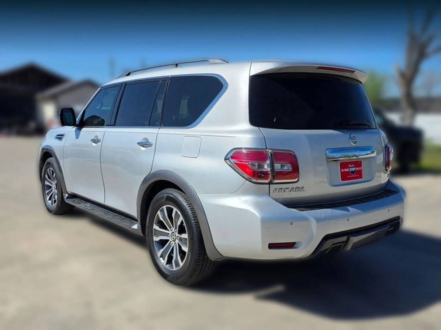Nissan Armada Vehicle Full-screen Gallery Image 03