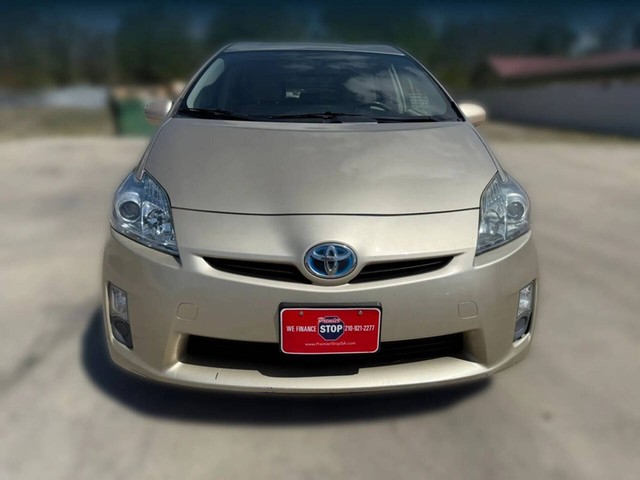 Toyota Prius Vehicle Full-screen Gallery Image 02