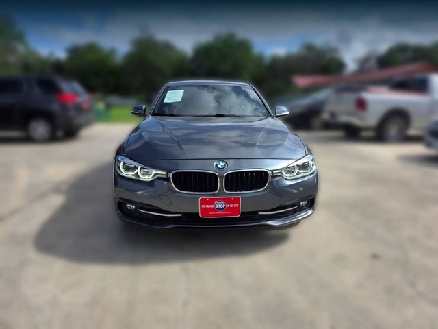 BMW 3 Series Vehicle Full-screen Gallery Image 02