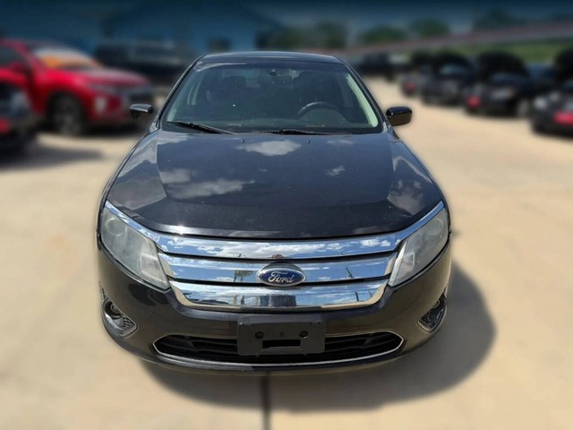 Ford Fusion Vehicle Full-screen Gallery Image 02