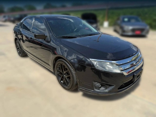 Ford Fusion Vehicle Full-screen Gallery Image 03