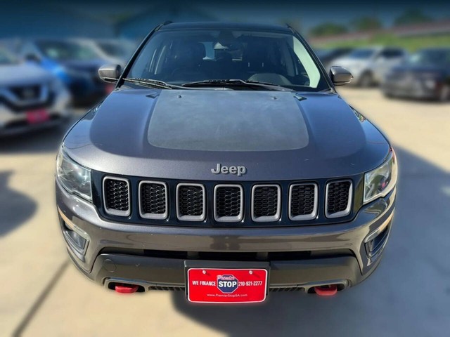 Jeep Compass Vehicle Full-screen Gallery Image 02