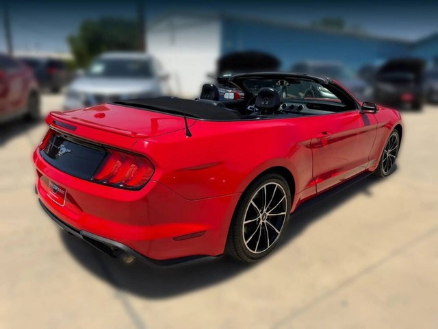 Ford Mustang Vehicle Full-screen Gallery Image 03