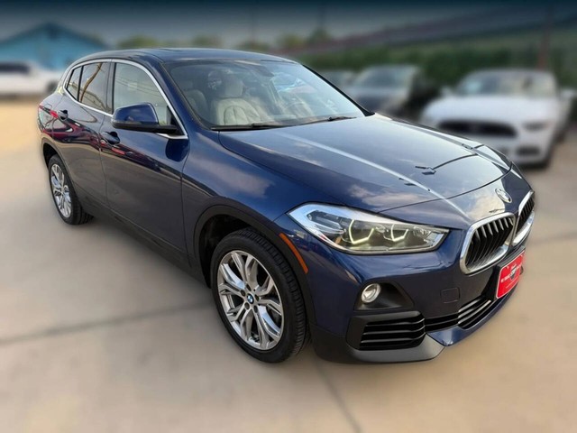 BMW X2 Vehicle Full-screen Gallery Image 03