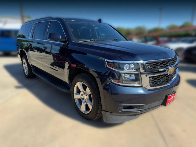 Chevrolet Suburban Vehicle Full-screen Gallery Image 03