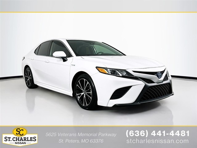 2019 Toyota Camry Hybrid SE at St. Charles Nissan in St. Peters MO