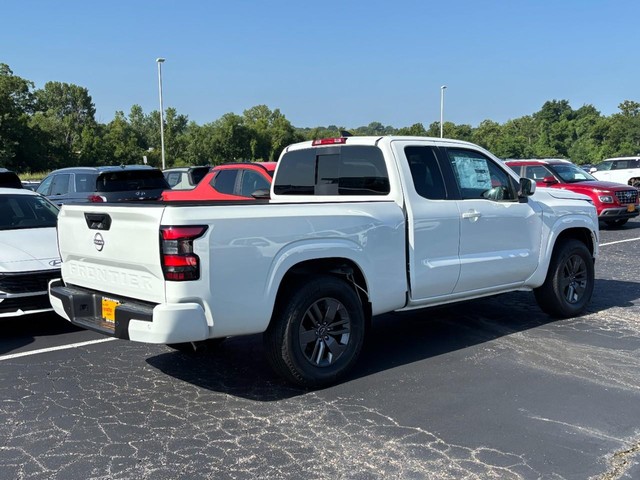 2025 Nissan Frontier SV - Photo 2