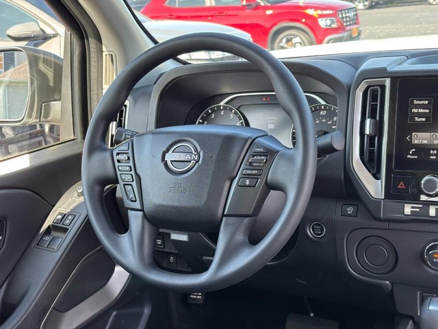 2025 Nissan Frontier SV - Photo 6