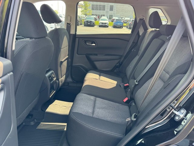 2025 Nissan Rogue SV - Photo 10
