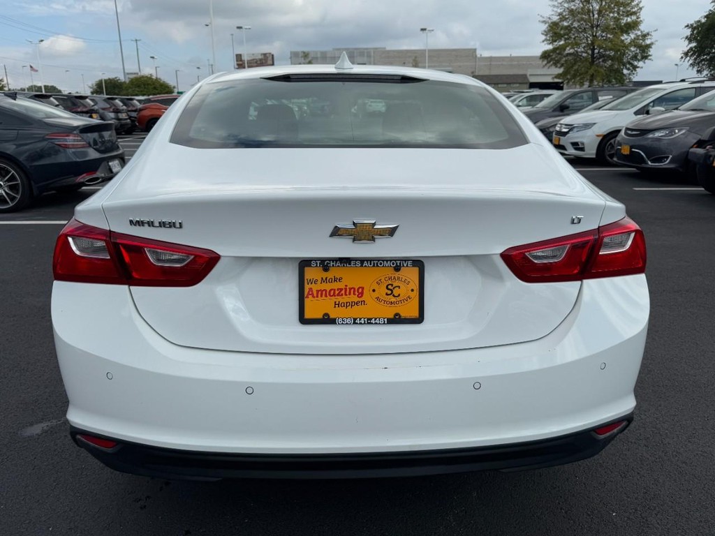 Chevrolet Malibu Vehicle Full-screen Gallery Image 04