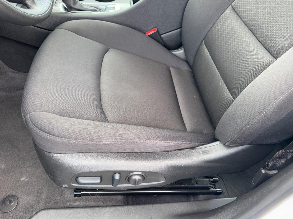 Chevrolet Malibu Vehicle Full-screen Gallery Image 13