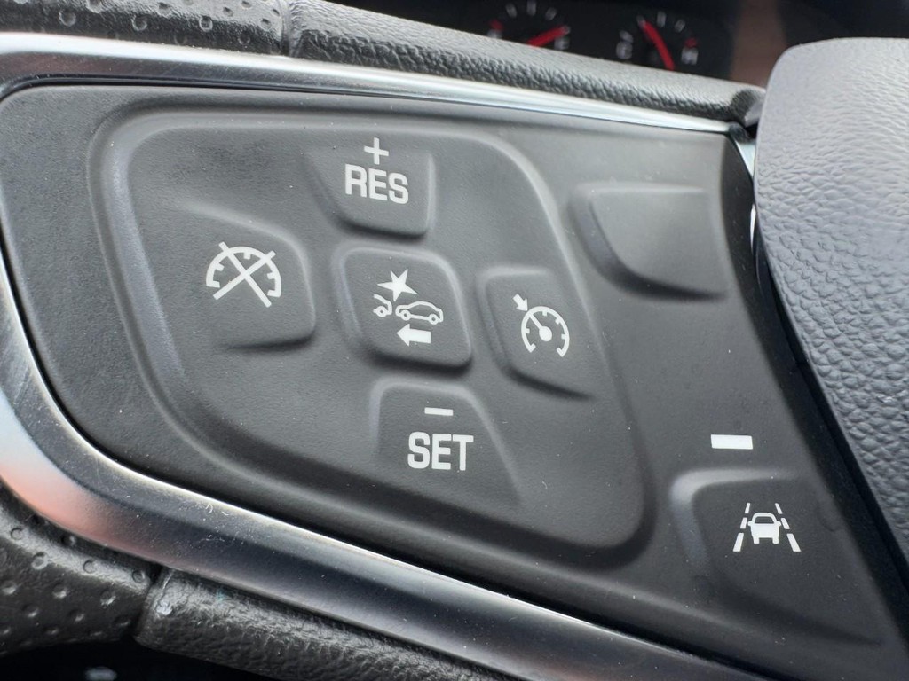 Chevrolet Malibu Vehicle Full-screen Gallery Image 15