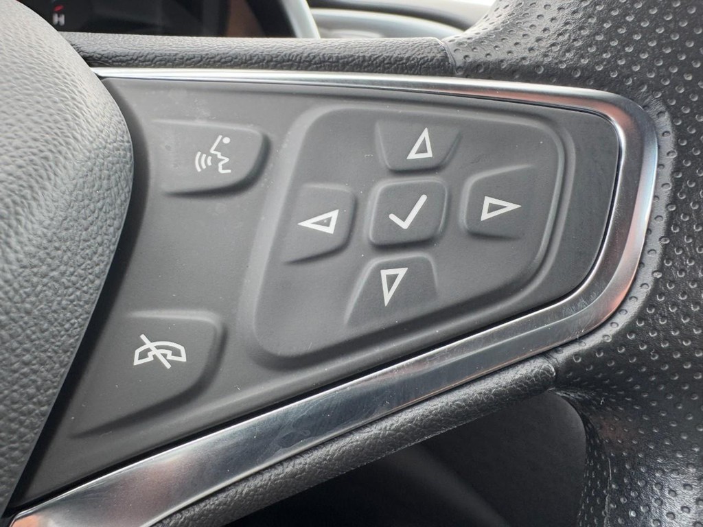 Chevrolet Malibu Vehicle Full-screen Gallery Image 16