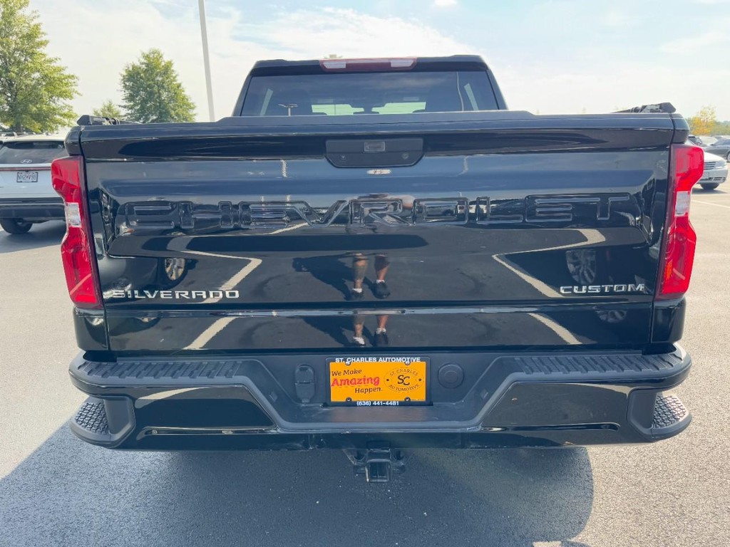 Chevrolet Silverado 1500 Vehicle Full-screen Gallery Image 04