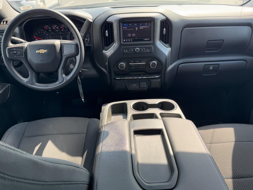 Chevrolet Silverado 1500 Vehicle Full-screen Gallery Image 11