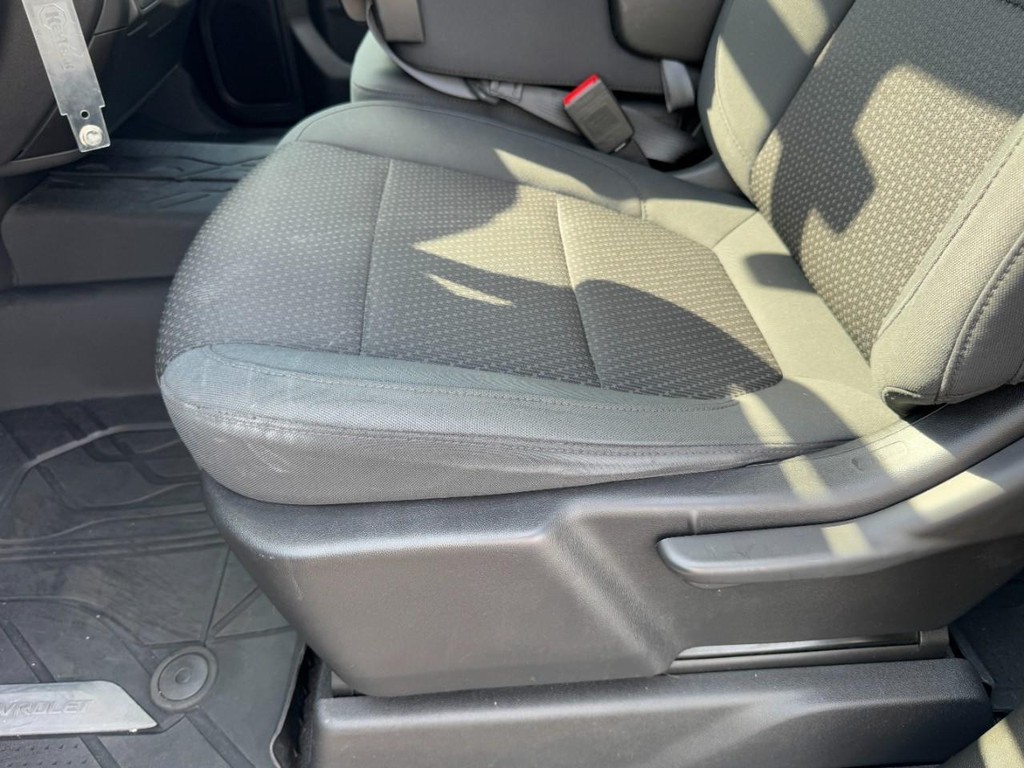 Chevrolet Silverado 1500 Vehicle Full-screen Gallery Image 14