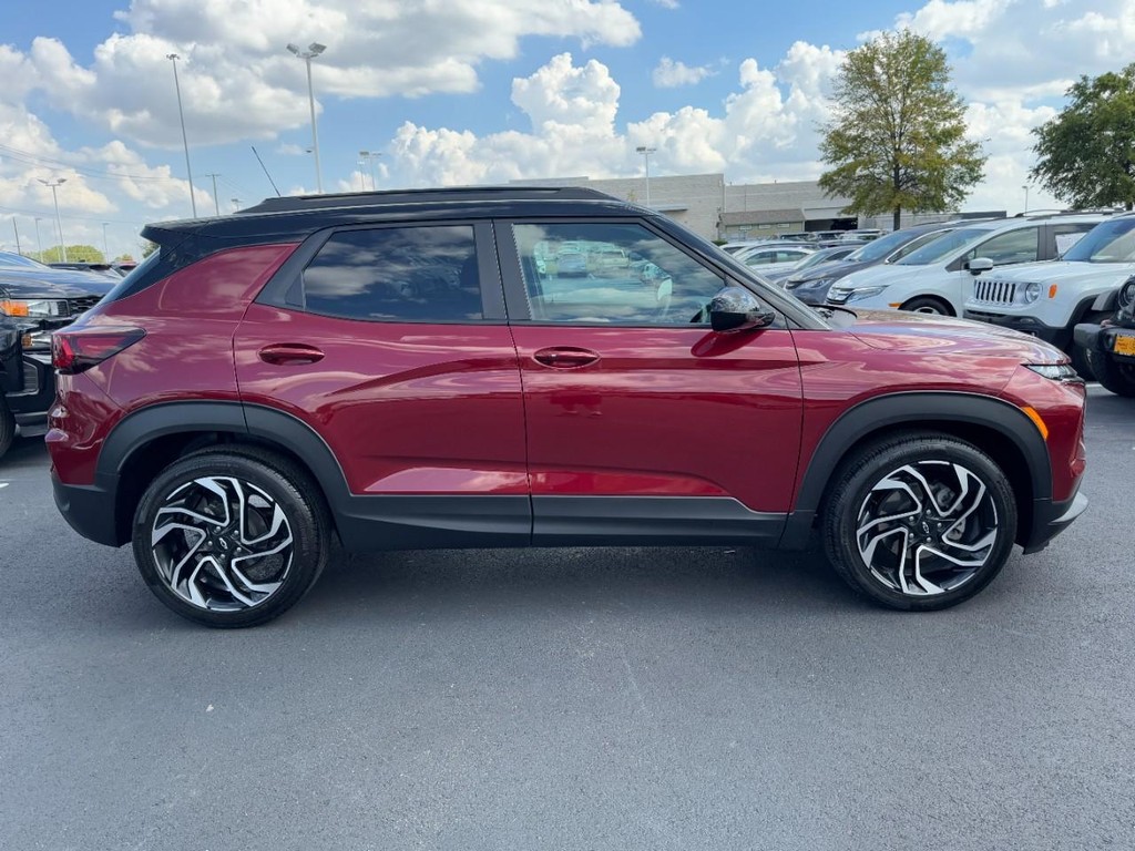 Chevrolet Trailblazer Vehicle Full-screen Gallery Image 02