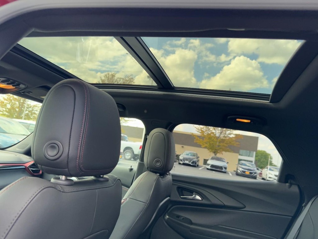 Chevrolet Trailblazer Vehicle Full-screen Gallery Image 11