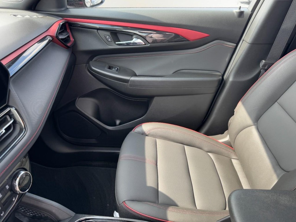 Chevrolet Trailblazer Vehicle Full-screen Gallery Image 14