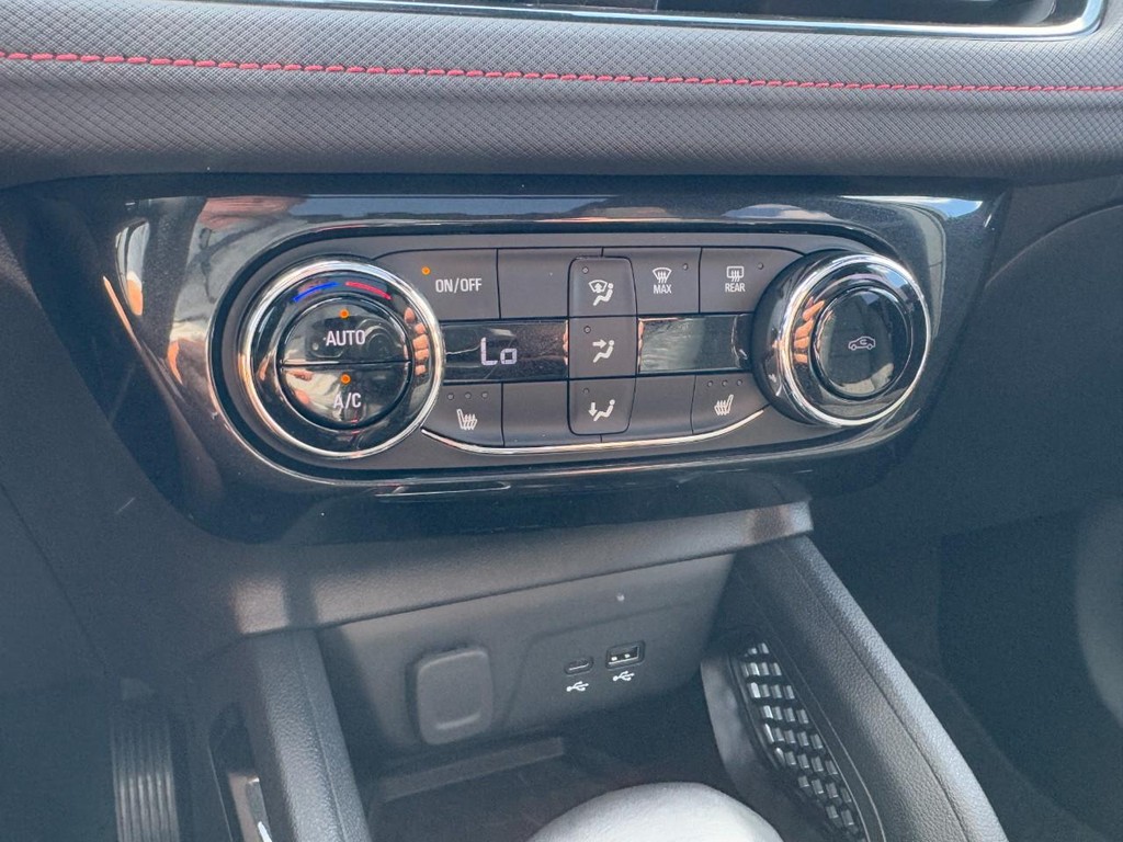 Chevrolet Trailblazer Vehicle Full-screen Gallery Image 19