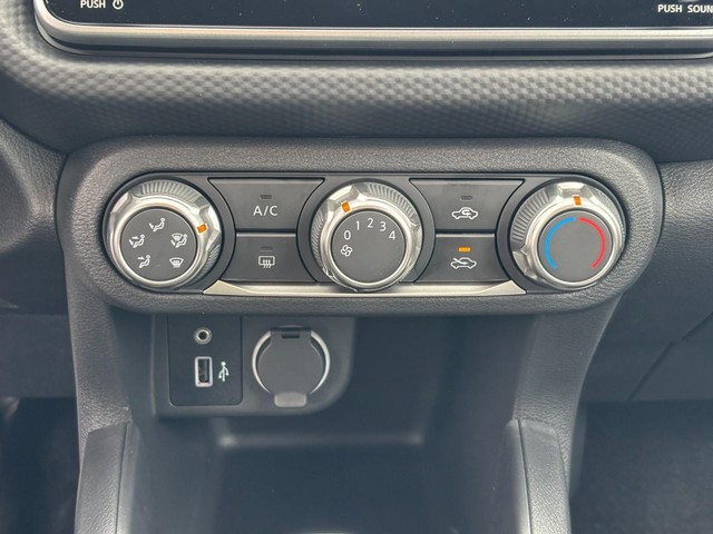 2025 Nissan KICKS PLAY Base - Photo 16