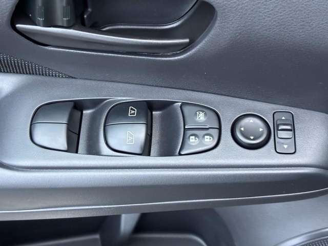 2025 Nissan KICKS PLAY Base - Photo 16