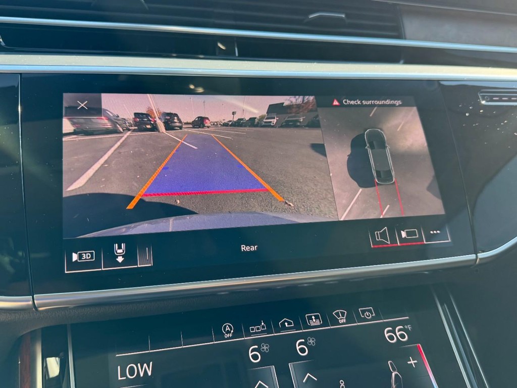 Audi A8 L Vehicle Full-screen Gallery Image 19