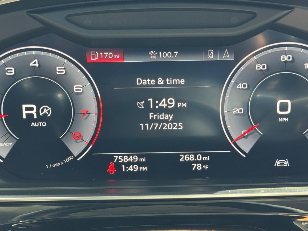 Audi A8 L Vehicle Full-screen Gallery Image 21