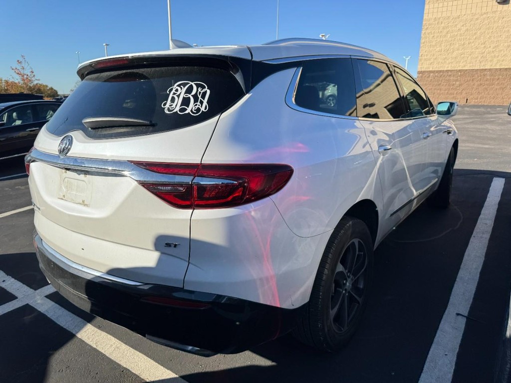 Buick Enclave Vehicle Full-screen Gallery Image 02