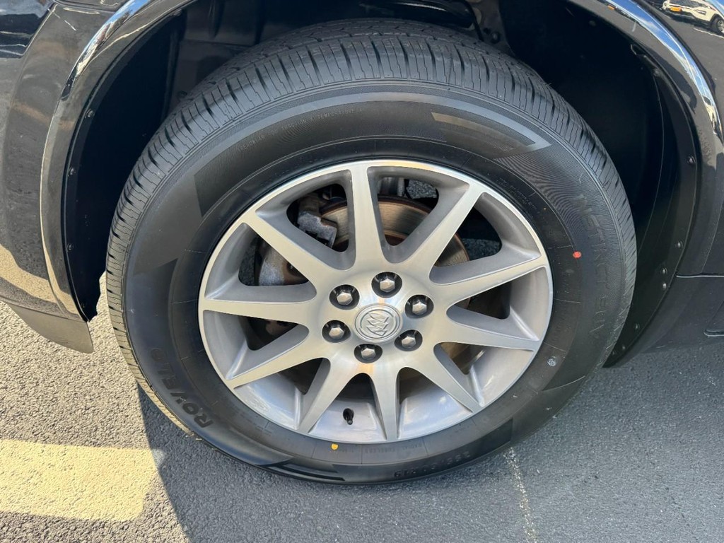 Buick Enclave Vehicle Full-screen Gallery Image 07