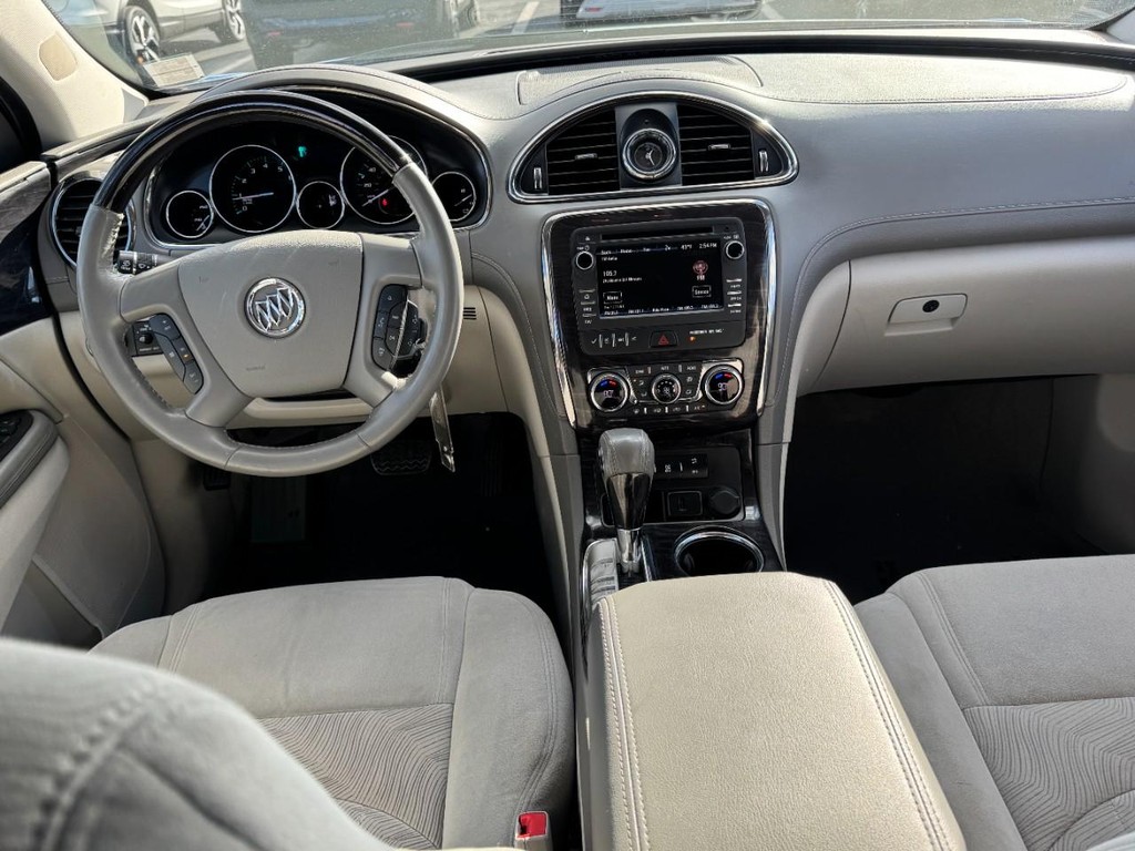 Buick Enclave Vehicle Full-screen Gallery Image 12