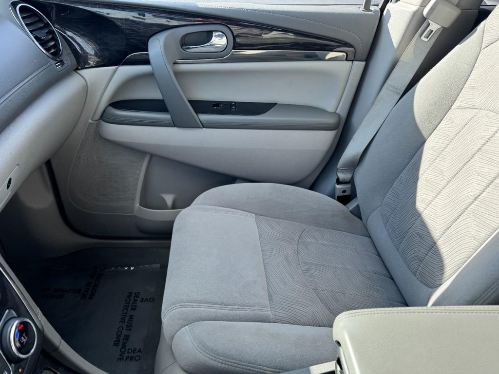 Buick Enclave Vehicle Full-screen Gallery Image 14