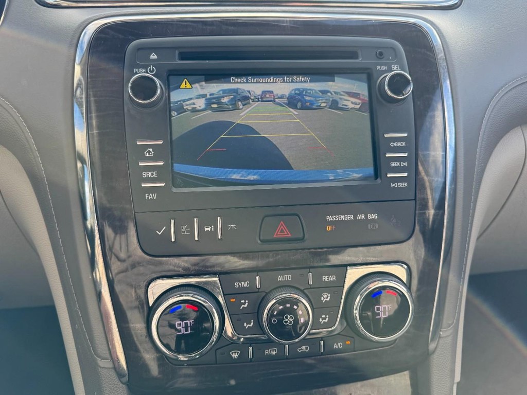 Buick Enclave Vehicle Full-screen Gallery Image 20