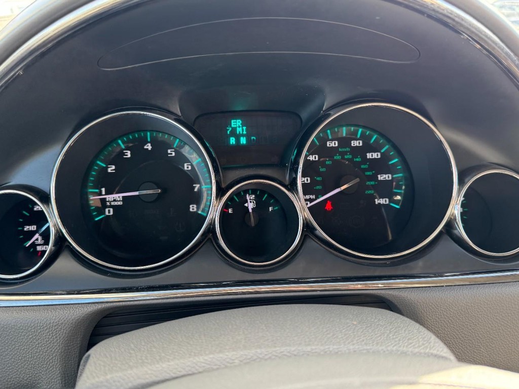 Buick Enclave Vehicle Full-screen Gallery Image 21