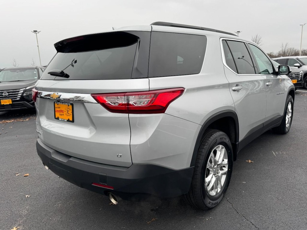 Chevrolet Traverse Vehicle Full-screen Gallery Image 03
