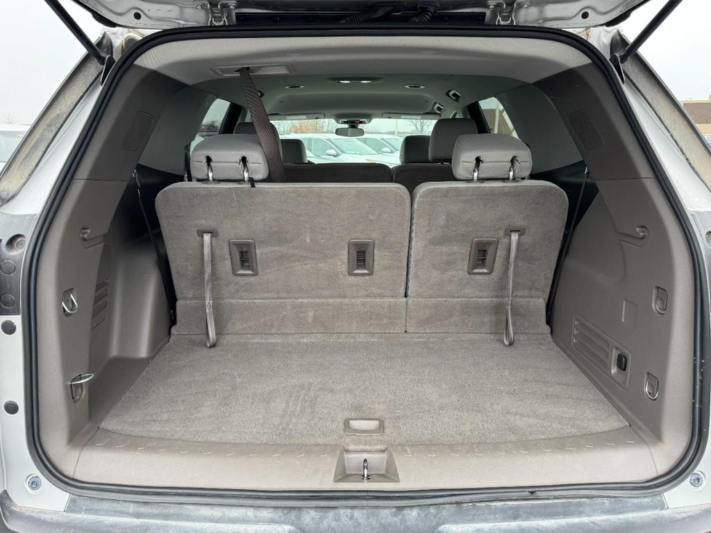 Chevrolet Traverse Vehicle Full-screen Gallery Image 06