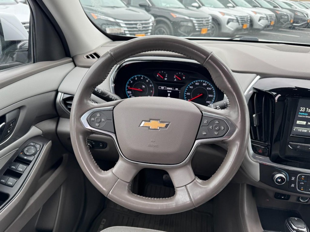 Chevrolet Traverse Vehicle Full-screen Gallery Image 12