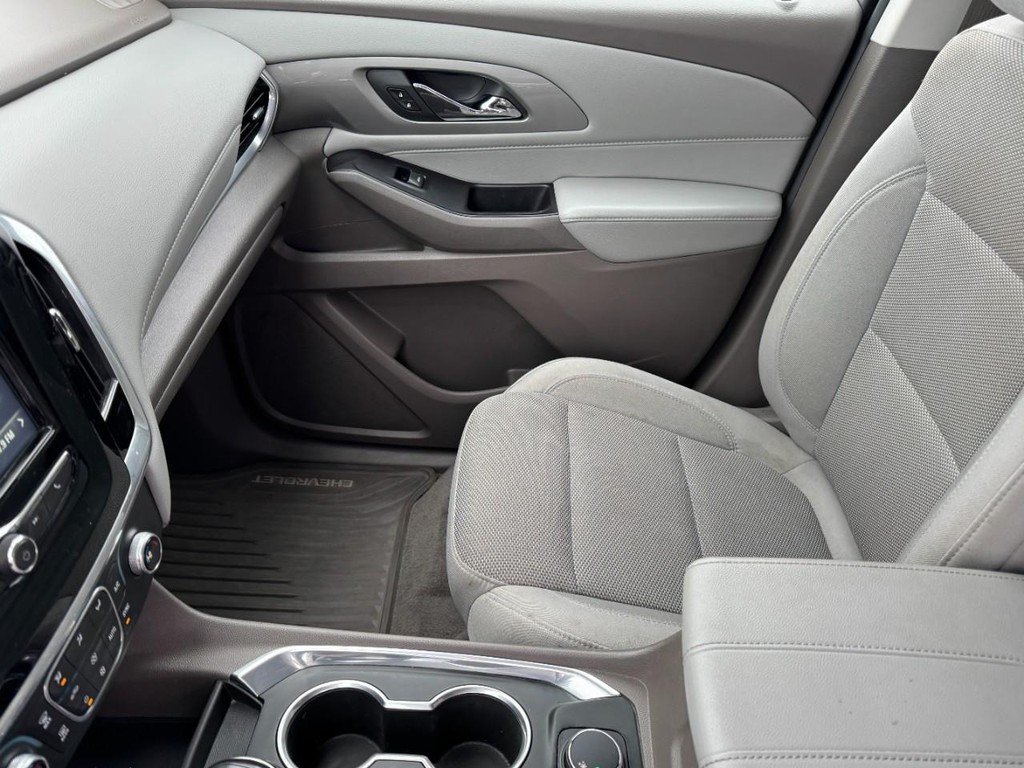 Chevrolet Traverse Vehicle Full-screen Gallery Image 13
