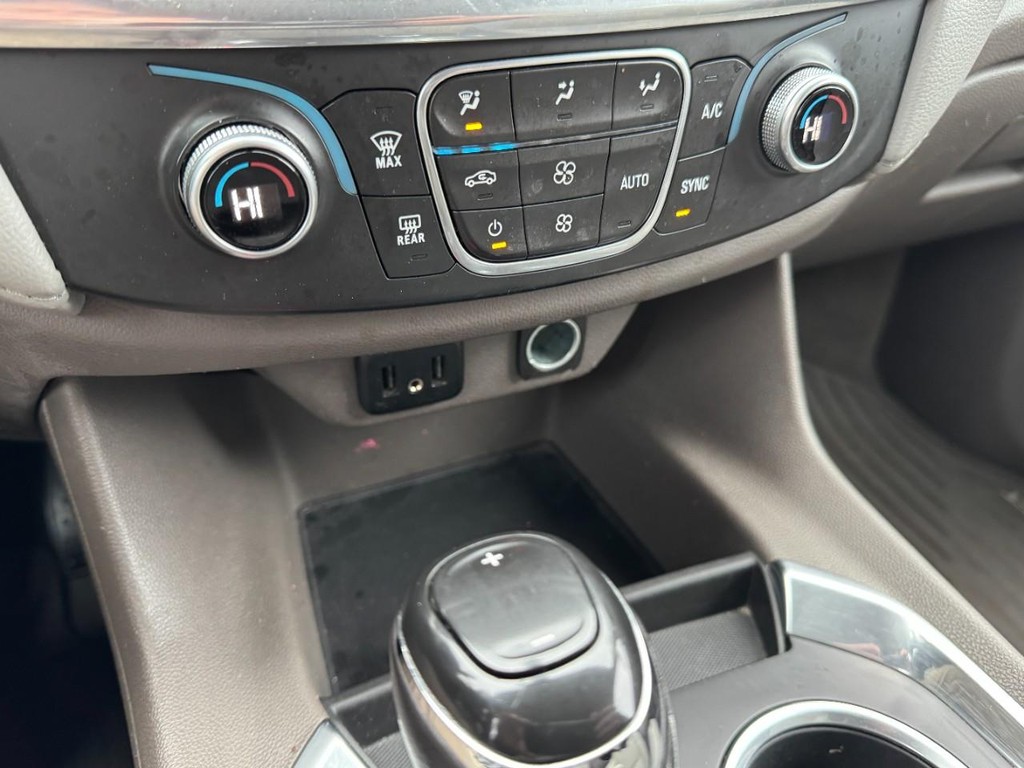 Chevrolet Traverse Vehicle Full-screen Gallery Image 18