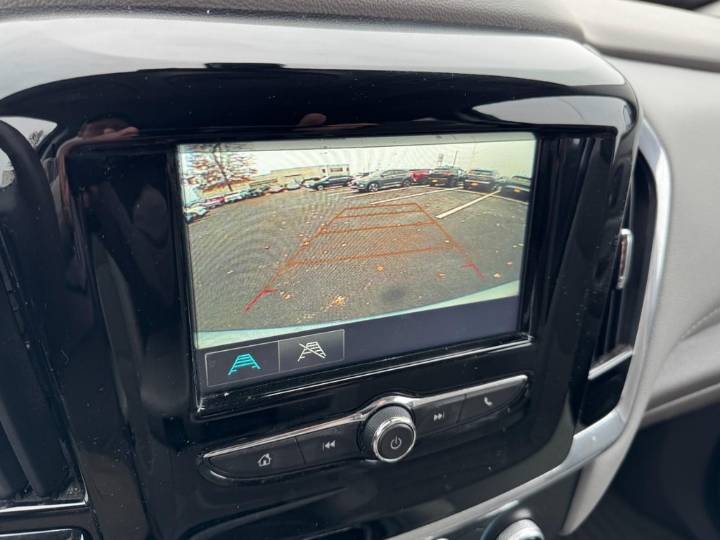Chevrolet Traverse Vehicle Full-screen Gallery Image 20